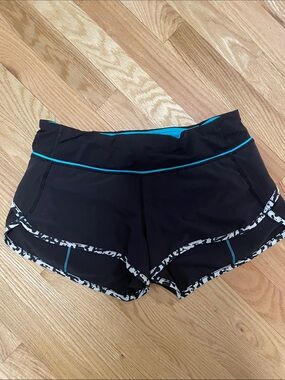 Lululemon 3” Speed Shorts Size 6